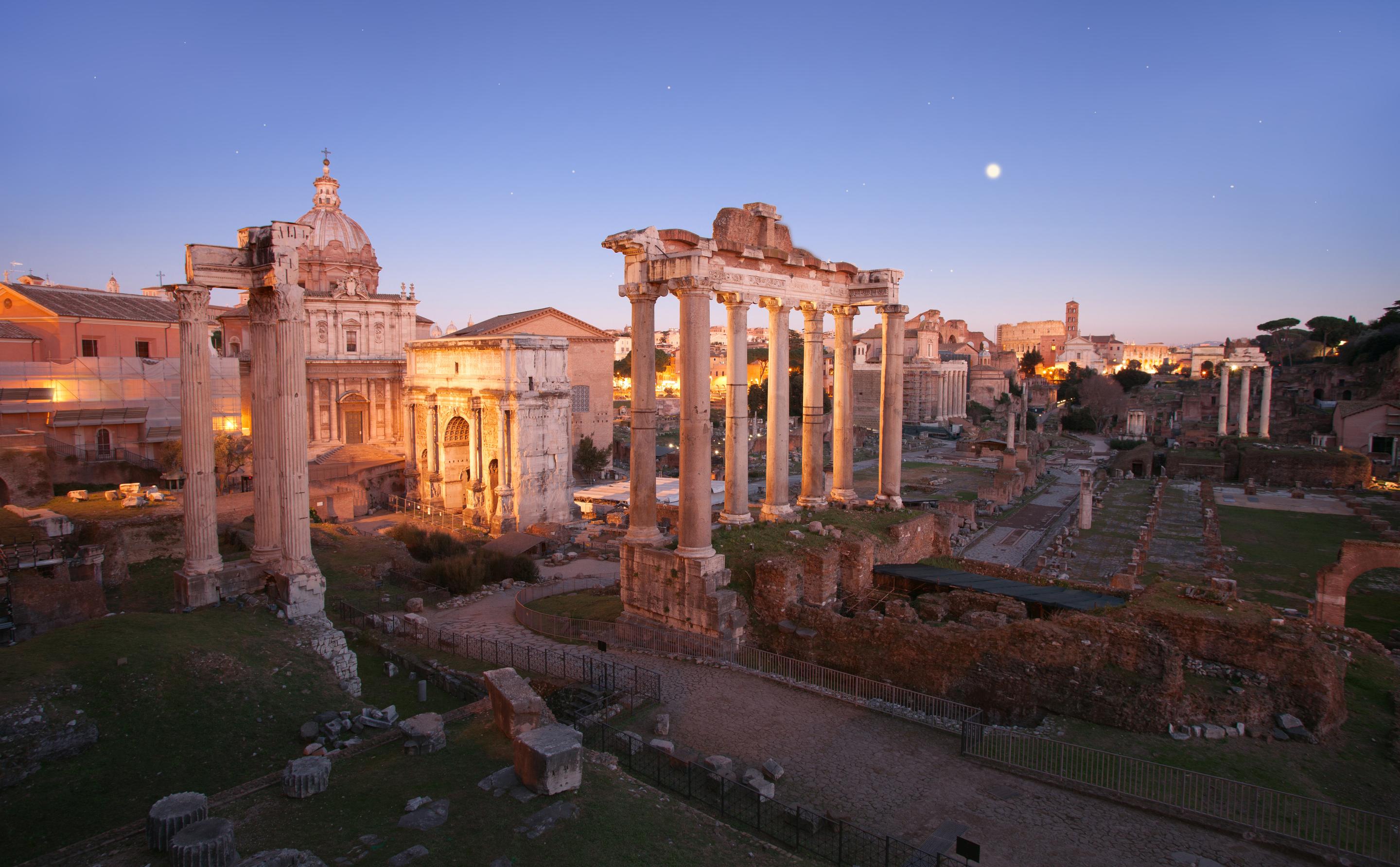 Flavian Amphitheatre in Rome . Famous building from Roman Empire .  Colosseum on the Palatine Hill Stock Photo - Alamy, image size:2880x1783