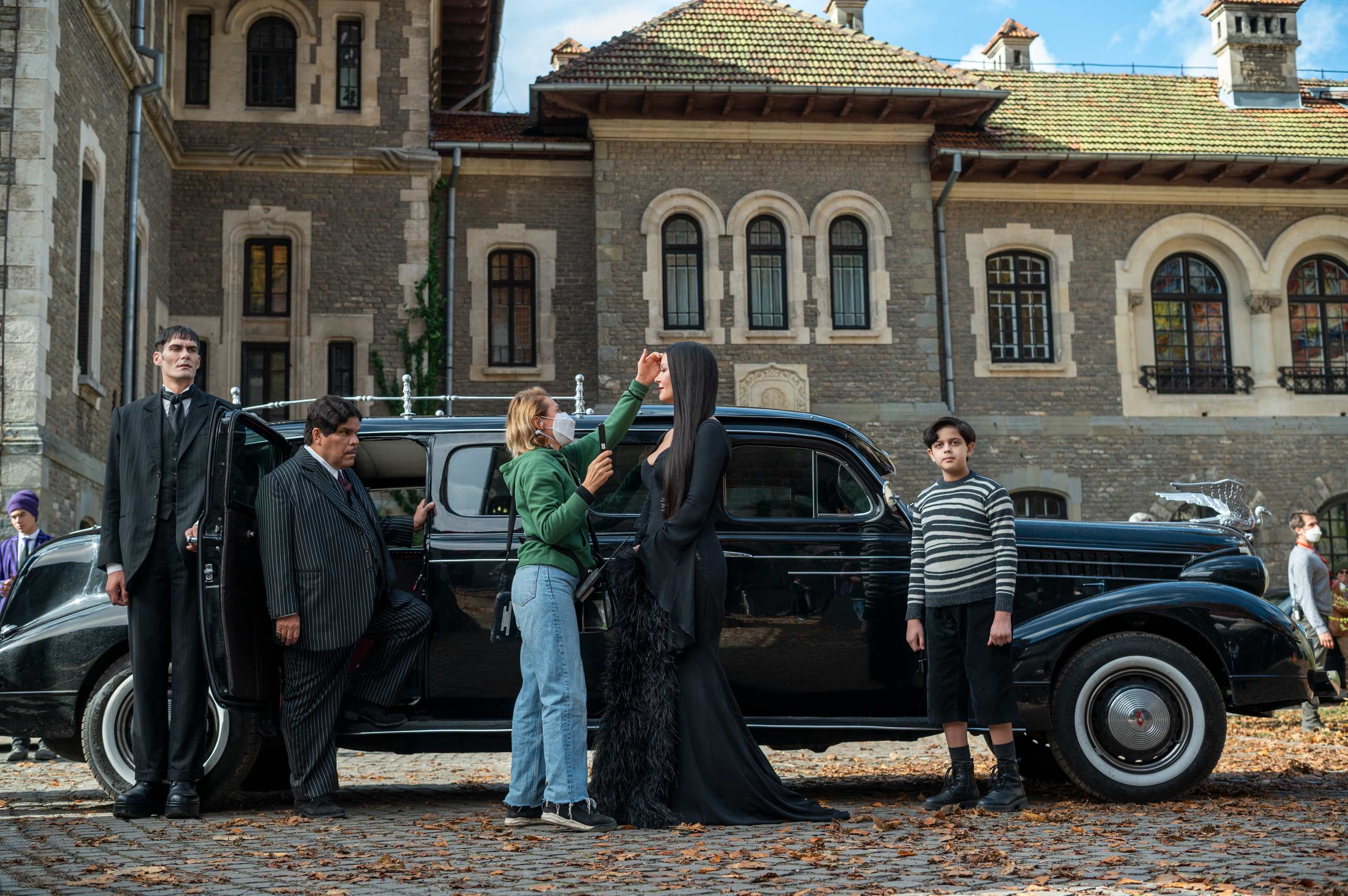 Как создавали академию Nevermore в «Уэнсдэй»: реальные здания, декорации и готический мир сериала