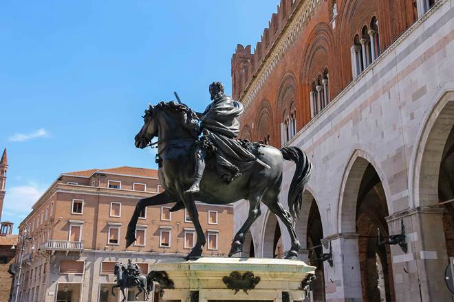 Two bronze equestrian statues of Alessandro Farnese, Duke of Parma. Piacenza, Italy