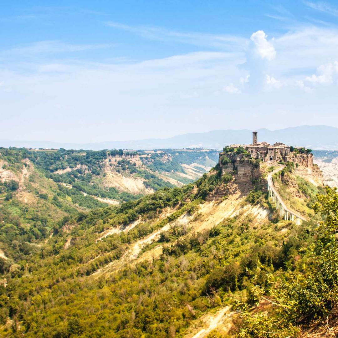 Civita Di Bagnoregio Come Arrivare In Treno E Cosa Vedere
