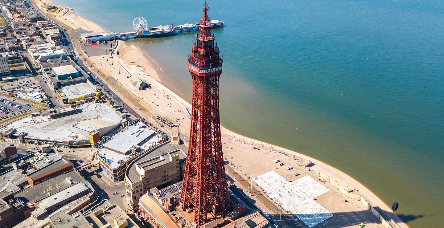 travel to blackpool by train