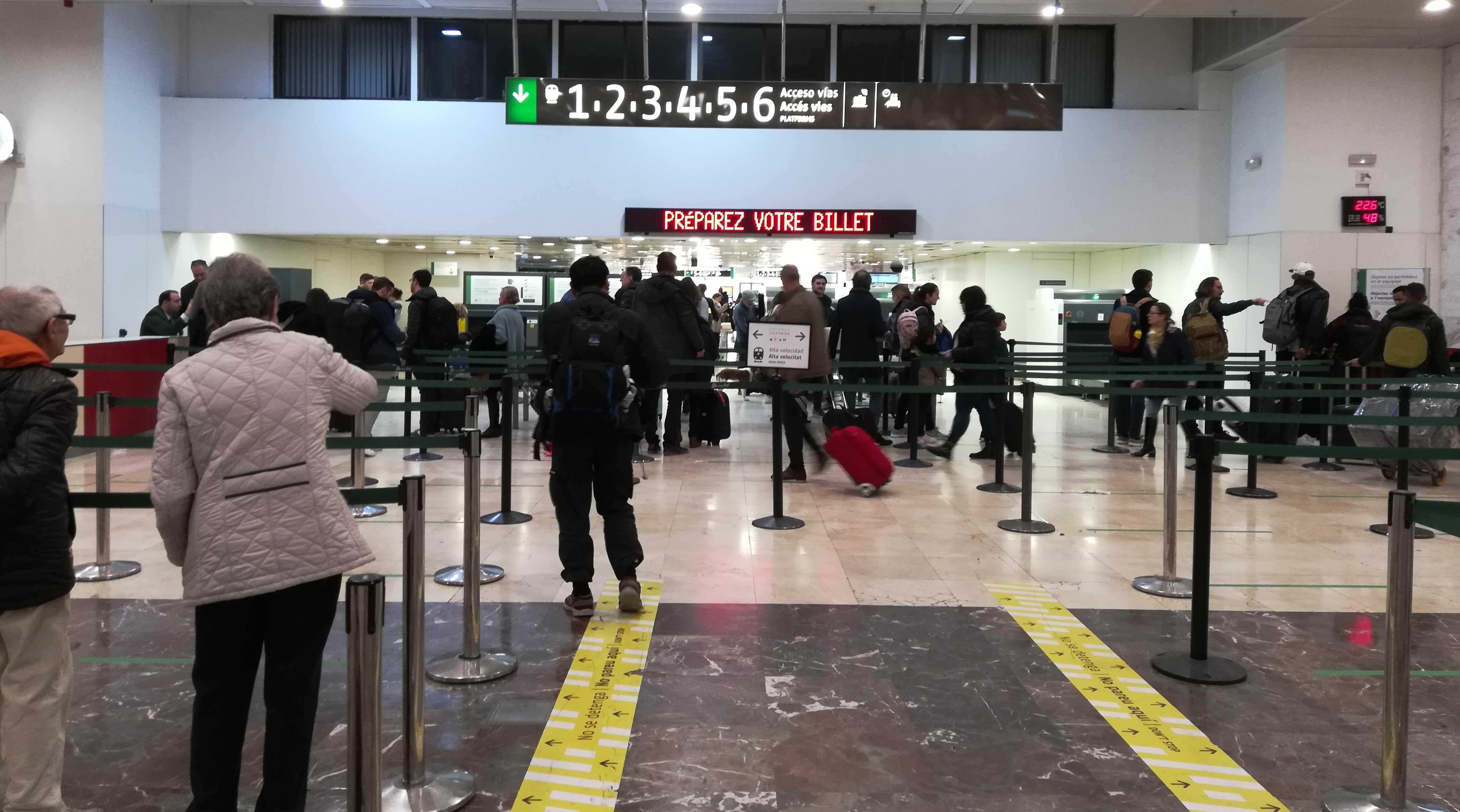 Security checks at Barcelona sants