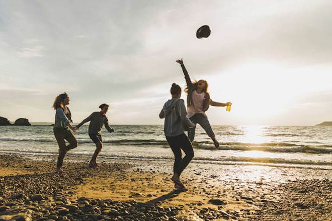 vacances entre amis sur les plages d'Atlantique