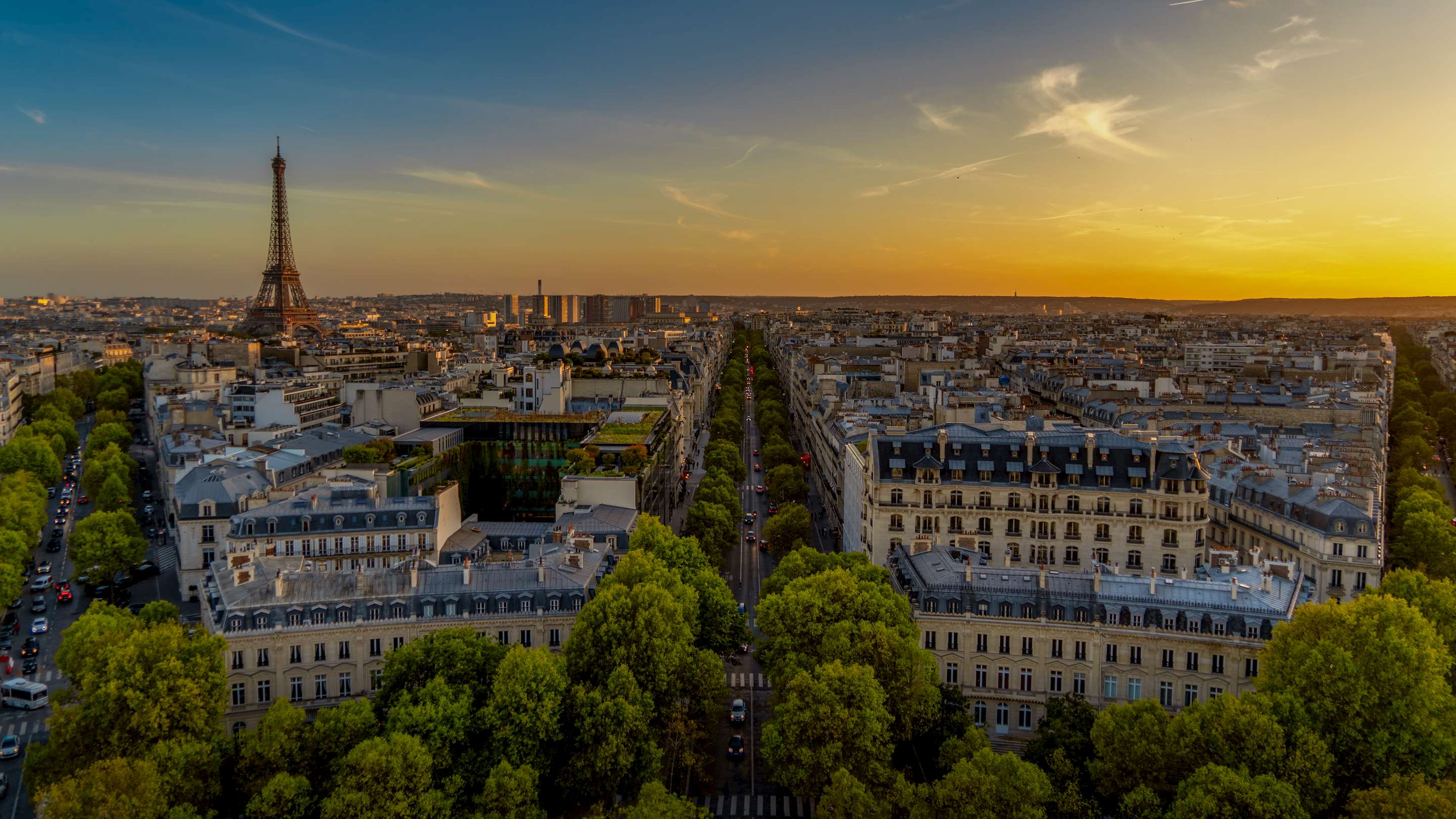 Visiting the Arc de Triomphe | Trainline
