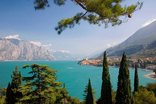 travel to italian lakes