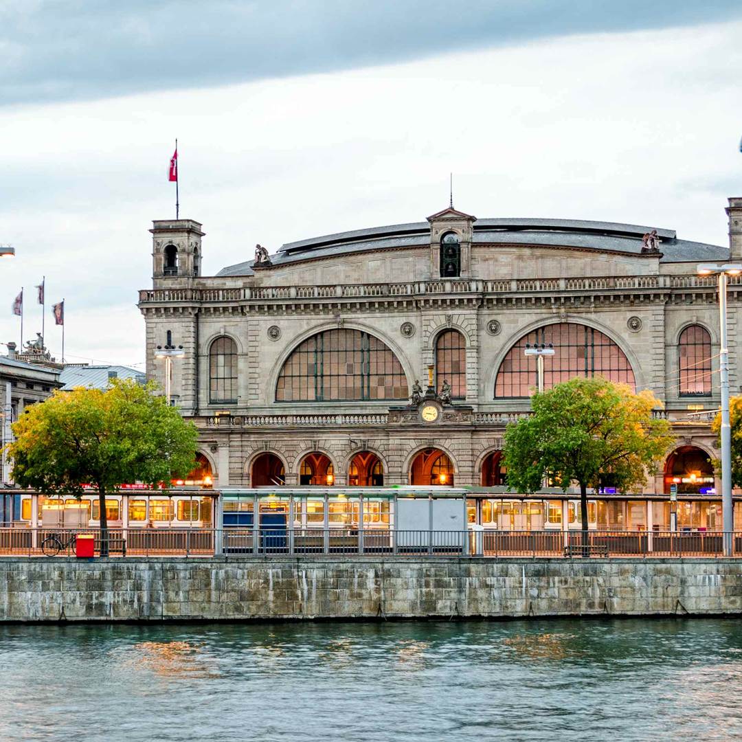 Zurich HB Guide To The Main Train Station In Zurich Switzerland zurich-hb-guide-to-the-main-train-station-in-zurich-switzerland