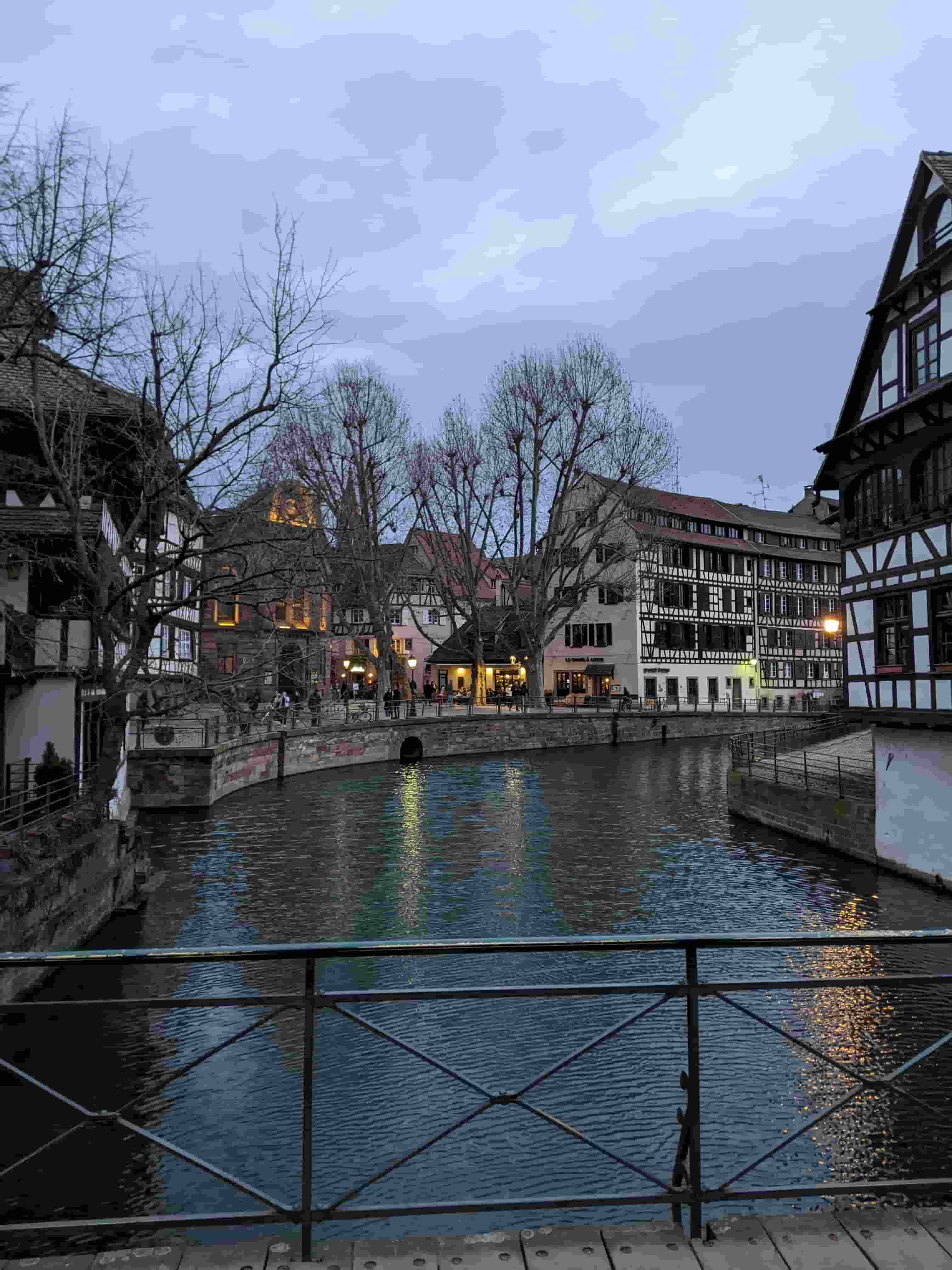 Vue sur la rivière à Strasbourg