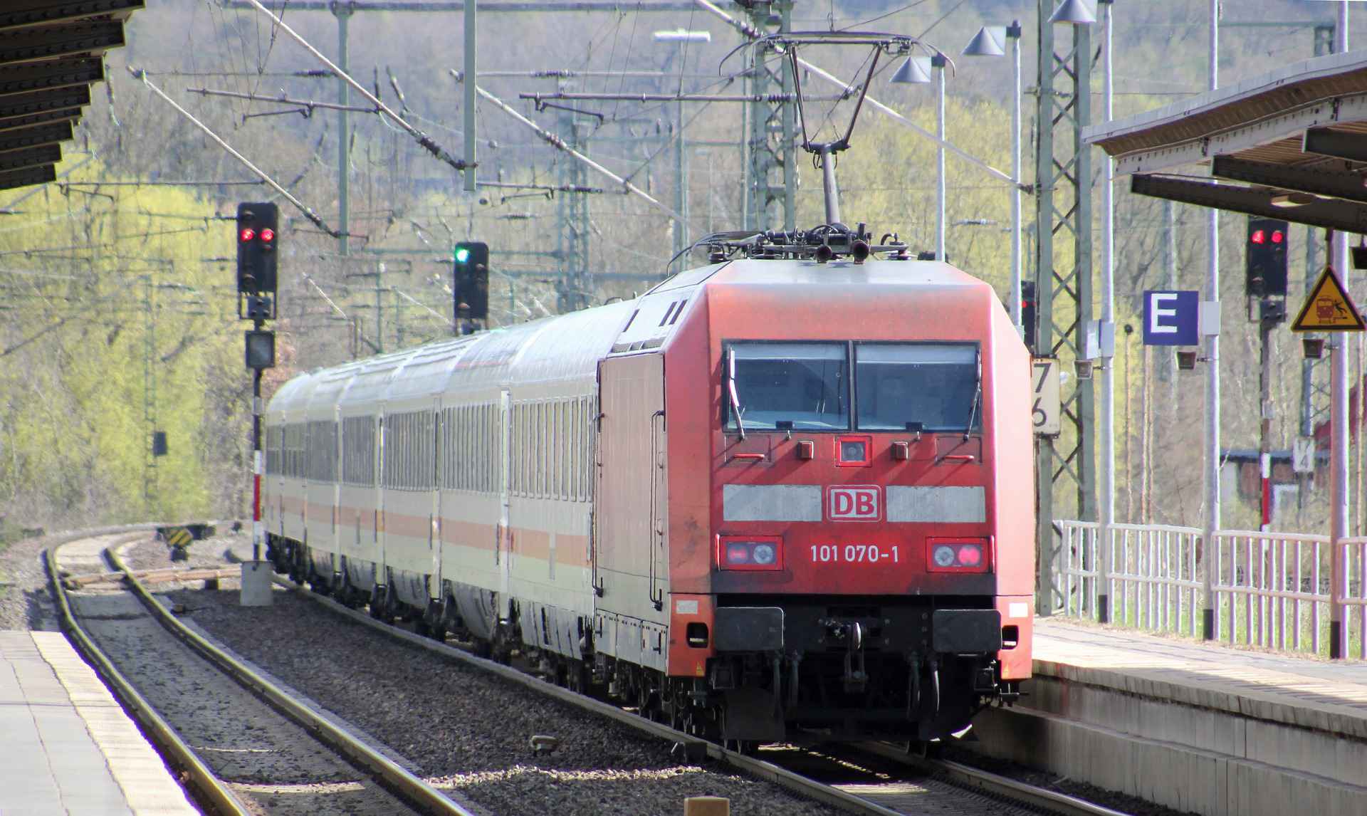 https://www.thetrainline.com/cmsmedia/cms/9169/deutsche-bahn-intercity-train.jpg