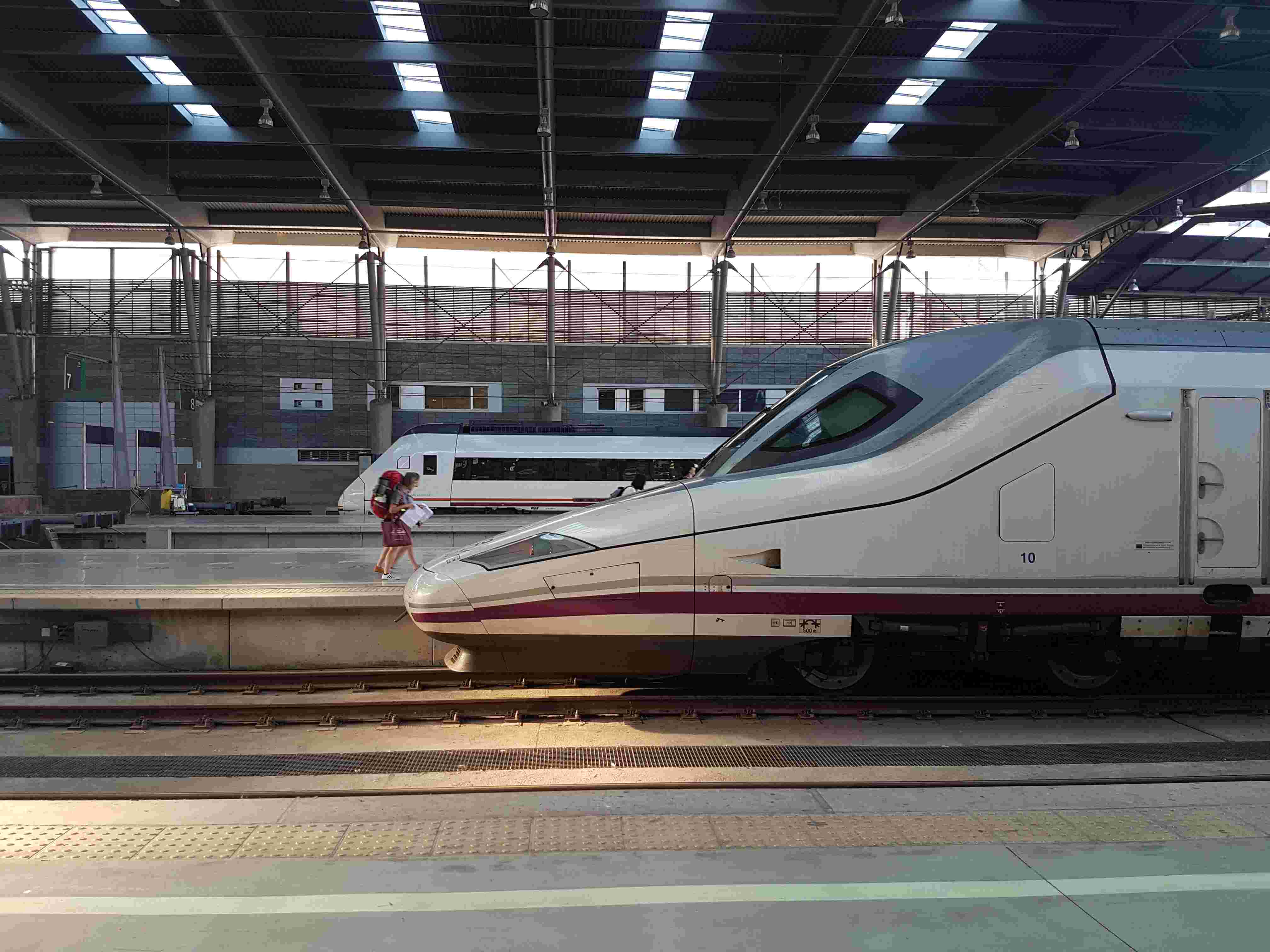 Tren Barcelona Zaragoza desde 7 € AVE, OUIGO, iryo y Avlo